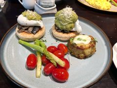 牛油果班尼迪克蛋-bluefrog蓝蛙(皇庭广场店)