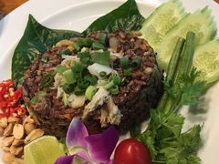 -Chom Cafe and Restaurant