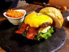 -HIGH FIVE哈福手工汉堡(桂林路店)