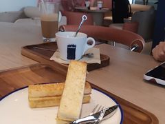 -LAVAZZA拉瓦萨咖啡(中航城君尚购物中心店)