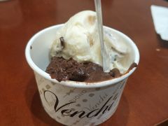 -VENCHI 闻绮(上海佛罗伦萨小镇店)