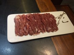 两个颜色的手切羊肉-沸炉重庆老火锅(军事博物馆店)