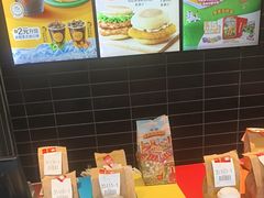 -麦当劳(中二横路店)