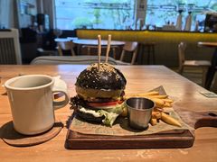 -三勾JJJ Burger&Coffee(梅溪湖店)