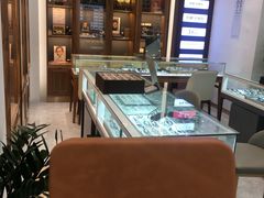 -回瑞眼镜·蔡司·依视路官方授权店(广益路万达店)