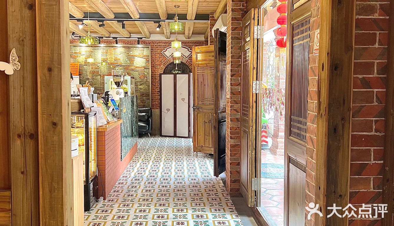 在泉州被花包围的咖啡店💐
