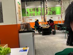 -山野的朋友露营炭火烤肉