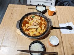 -极有家小鱼小鸡石锅煲(佳兆业店)