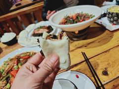 -老滇山寨•云南特色菜•地方菜•民族风情歌舞表演(金碧店)