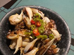 麻辣炒蟹钳-八月美食小馆(银泰城总店)