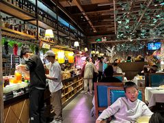 -领鲜活海鲜榴莲自助火锅(东门店)