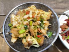 -东口码头·烧鸽子·鱼头泡饼·地方菜(金鹰悦城店)