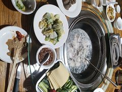 -牧民人家羊粪火自煮手把肉餐馆