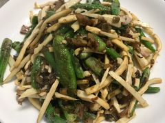 尖椒炒豆干-小本鸡饭店(滨江白马湖店)