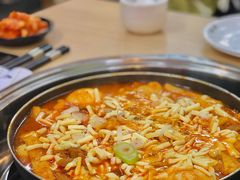 -三清洞摩西韩式年糕火锅(威高广场店)