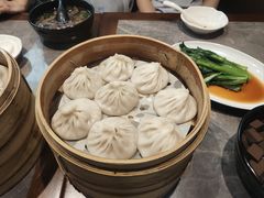 -莱莱小笼·乔艾