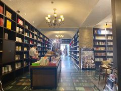 -钟书阁(松江泰晤士小镇店)