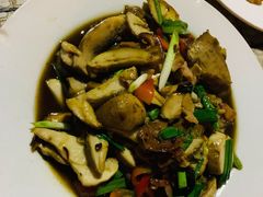腊肉炒牛肝菌-翕庐小苑