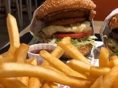 -The Habit Burger Grill 哈比特汉堡(复兴soho店)