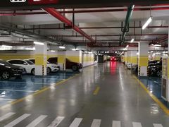 -华泰中心-停车场