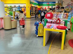 -m豆巧克力世界(上海世茂广场店)