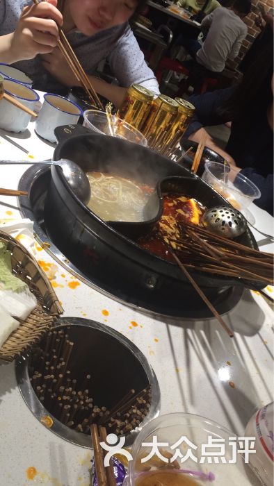 吃闹热火锅串串(美领馆店)的点评