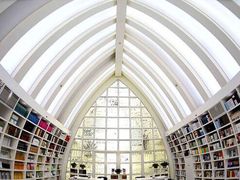 -钟书阁(松江泰晤士小镇店)