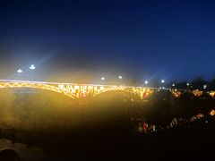 -布尔津河堤夜市