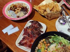 -爆炸头阿姨小四川正宗川味小吃(无任何分店)