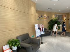 -瑞尔齿科(上海长风大悦城店)