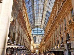 -文艺复兴百货(米兰大教堂广场店)