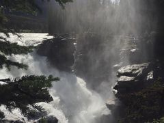 -阿萨巴斯卡瀑布观景点