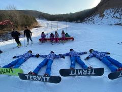 -采薇庄园四季滑雪场