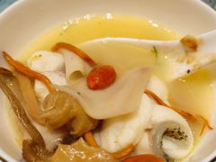 野生菌煮石斑鱼-外滩·云南人家(昆明旗舰店)