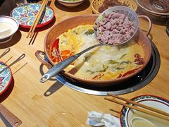 -洱火云南酸菜牛肉火锅(石景山当代商城店)