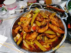 牛蛙爱上虾-小民大排档(光谷店)