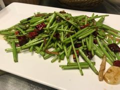 藜蒿炒腊肉-东方红酒楼(知春路店)
