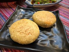 云南现烤鲜花饼-香巴拉云南餐厅(华莱坞店)