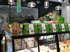 面包甜点陈列柜-超港·蛋糕面包(国购店)