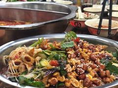 -周良天山牛杂城(天山路总店)