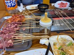 -哈尔滨小酒馆·鲜肉现穿自助烧烤(康新花园店)