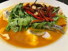 山茶油丹江大鱼头-清水亭湖北菜(大屯DT51店)