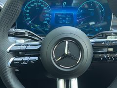 -上海星瀚奔驰4S店(红柳路店)