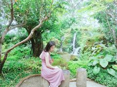 -Chom Cafe and Restaurant