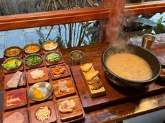 -银米·云南传统过桥米线(双廊黑金冠店)