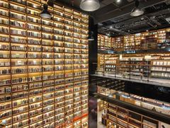 -半山书局(新世纪商城店)