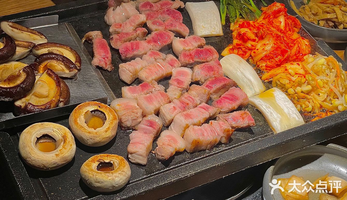 已经数不清和姐妹来过多少次的深夜烤肉
