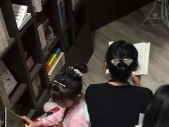 -钟书阁(群光广场店)