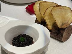 蓝鳍金枪鱼鞑靼佐鱼籽-Le Bistrot de Racine