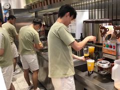 -CoCo都可(湖滨银泰店B区店)